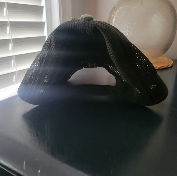 Green Under Armour Baseball Hat Cap - Picture 6 of 7